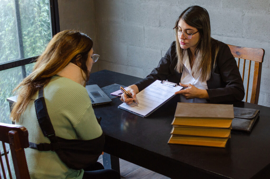 How The de la Garza Law Group Can Help After an Assault Injury in Houston, TX